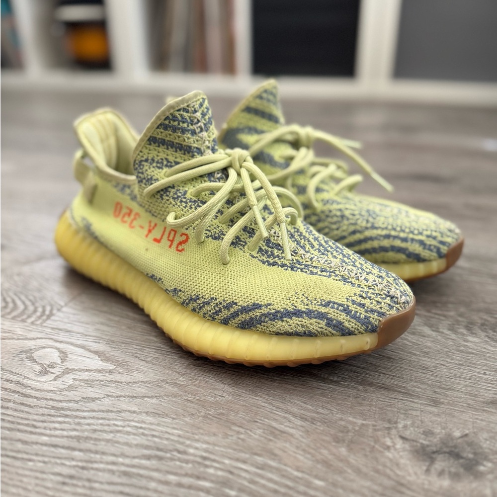 Yeezy Boost 350 V2 Mens Semi Frozen Yellow with Orange SPLY-350 - Picture 2 of 9